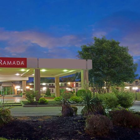 Ramada By Wyndham Louisville North Экстерьер фото