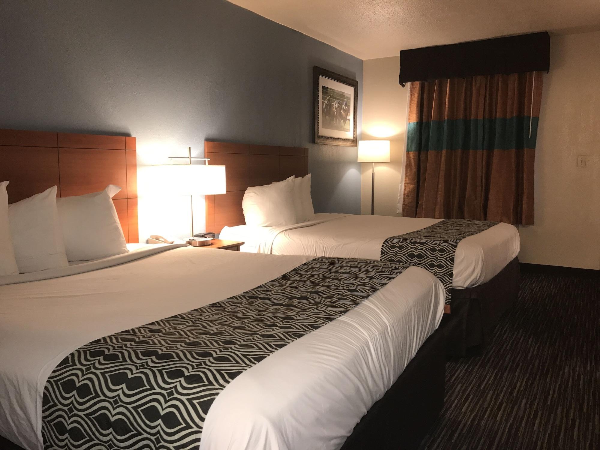 Ramada By Wyndham Louisville North Экстерьер фото